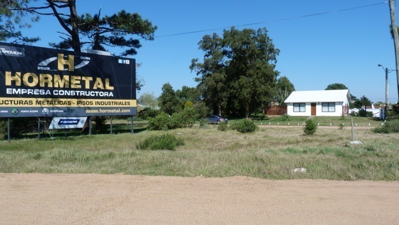 Excelente terreno sobre la ruta interbalnearia en Tío Tom.